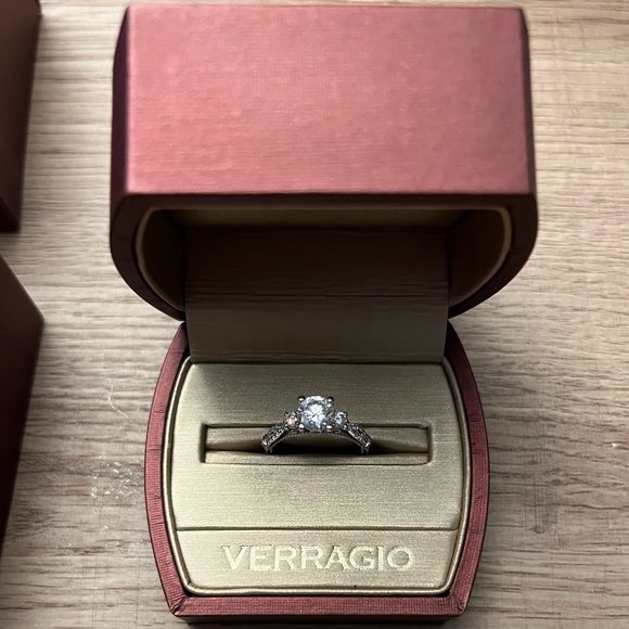 Verragio Engagement ring. - Picture 4 of 10